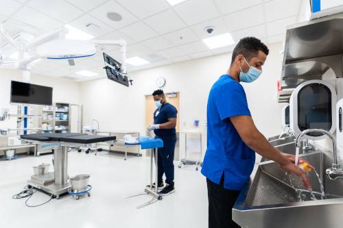 Students in the Simulated OR